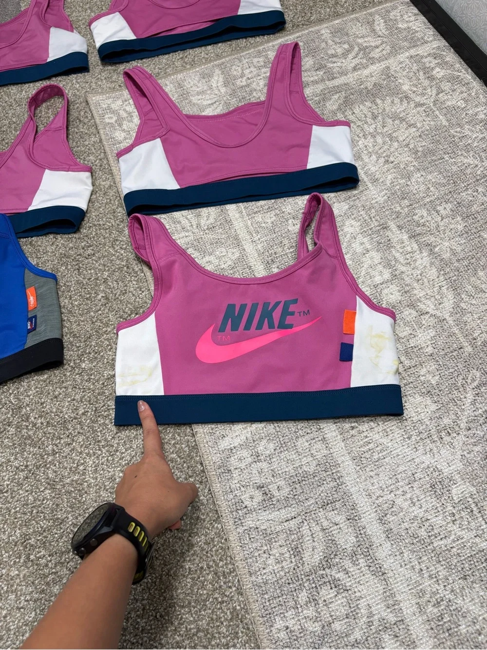Nike swoosh icon clash sports bra x6